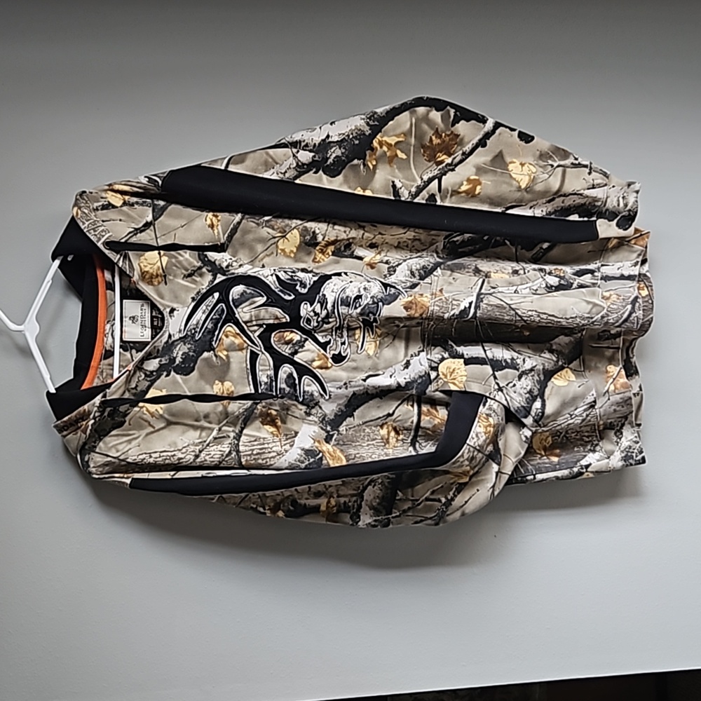 NWOT. Legendary Whitetails Hoodie